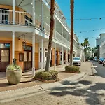 Carillon Market 305