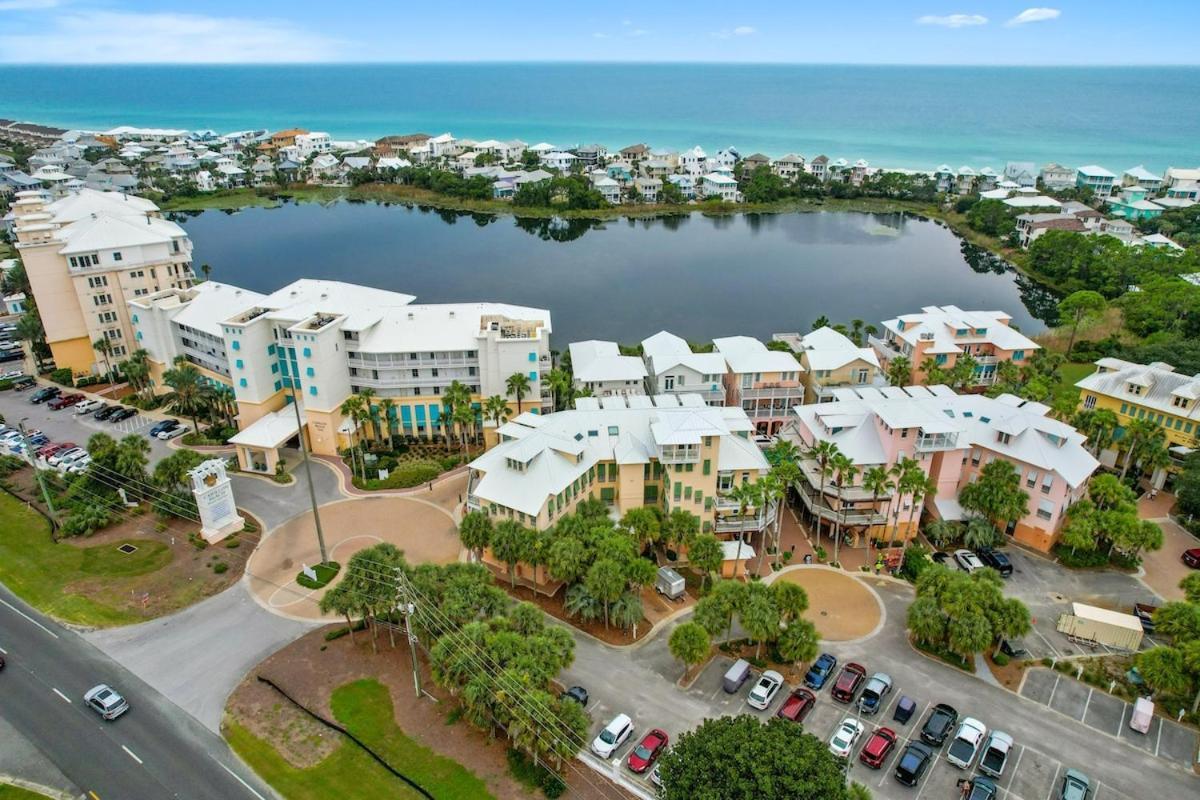Apartment Carillon Market 305