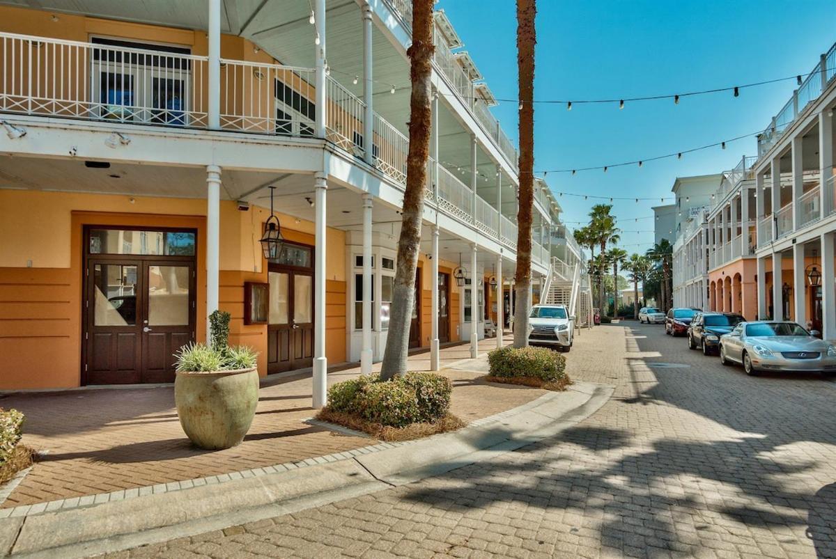 Carillon Market 305 Apartment *