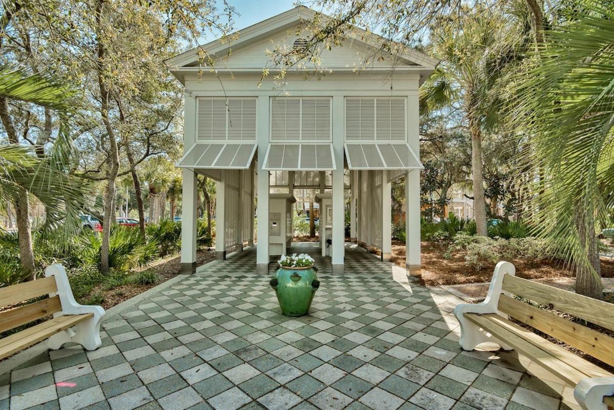 Carillon Market 305 Apartment *