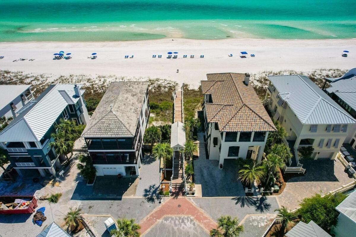Carillon Market 305