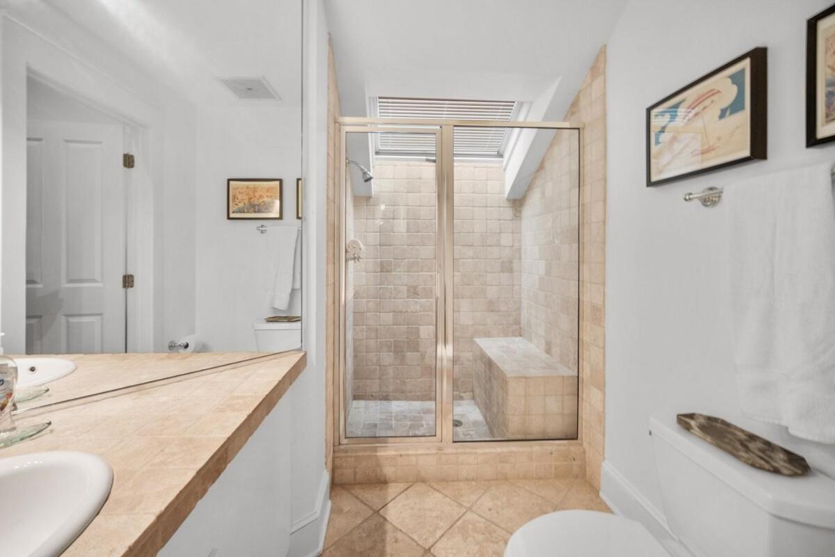 Carillon Market 305 Apartment *