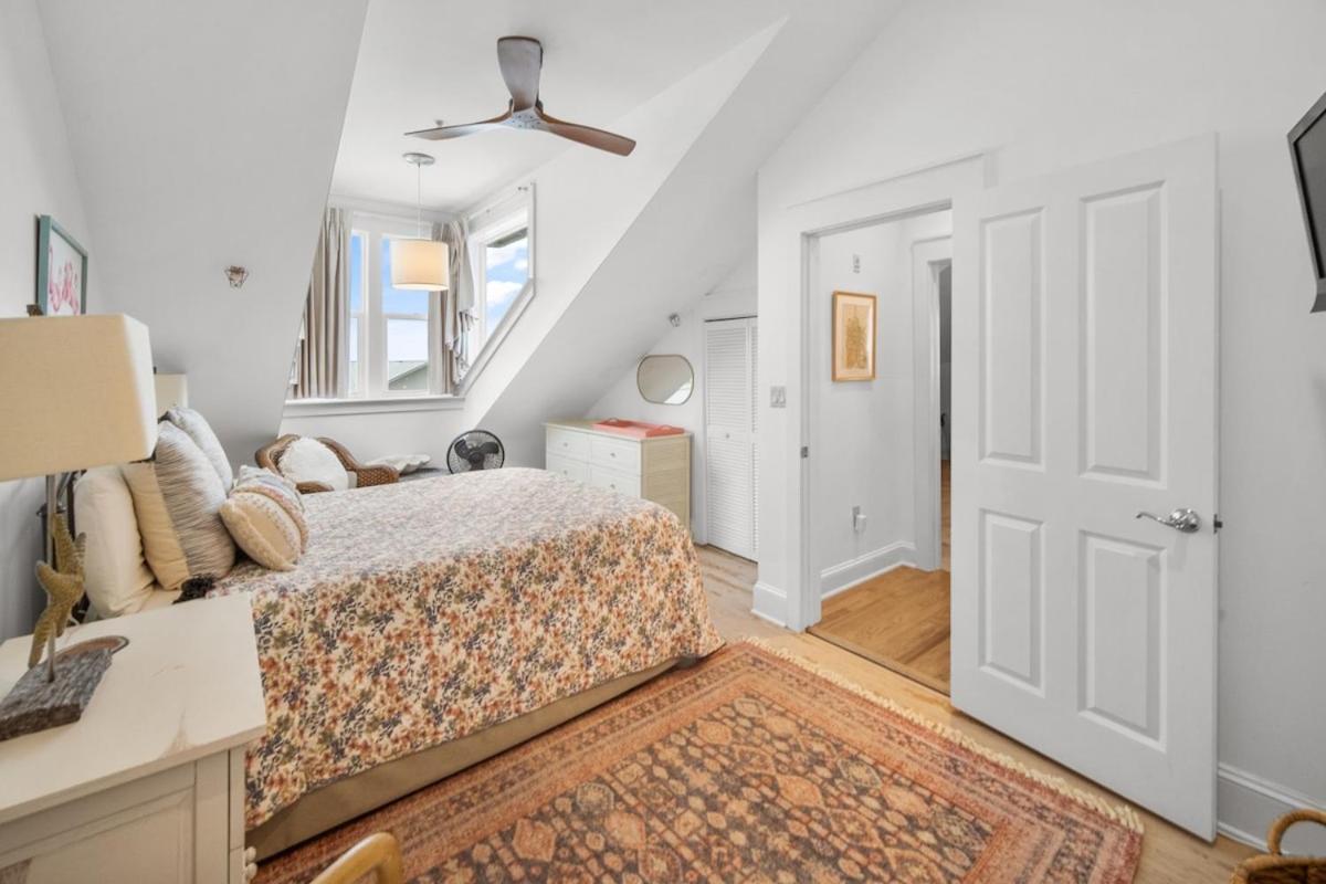 Carillon Market 305 Apartment Panama City Beach